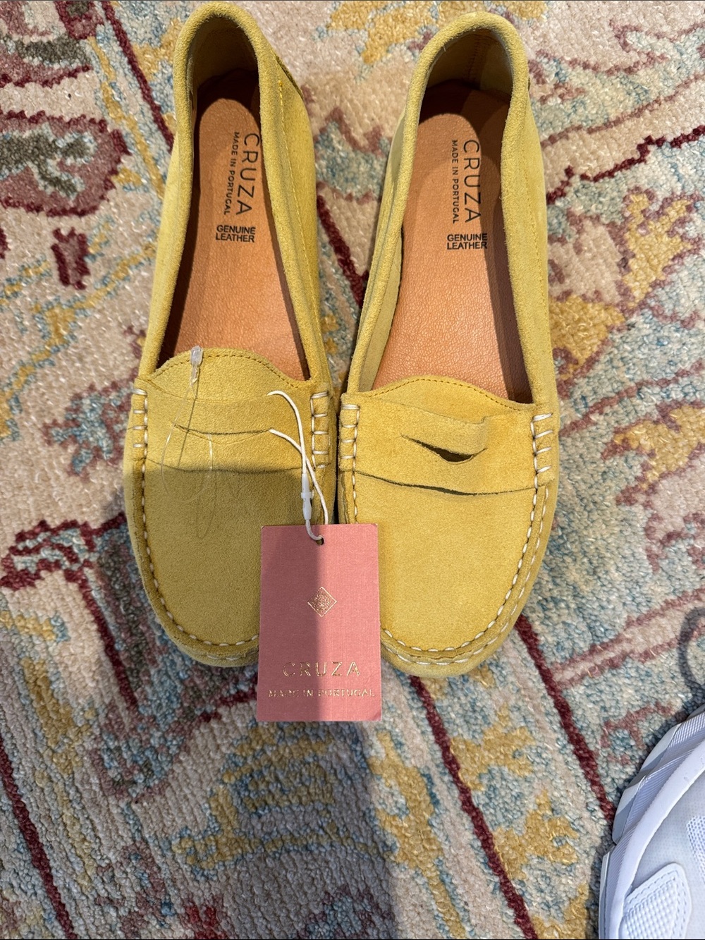 NWT CRUZA loafer, 6